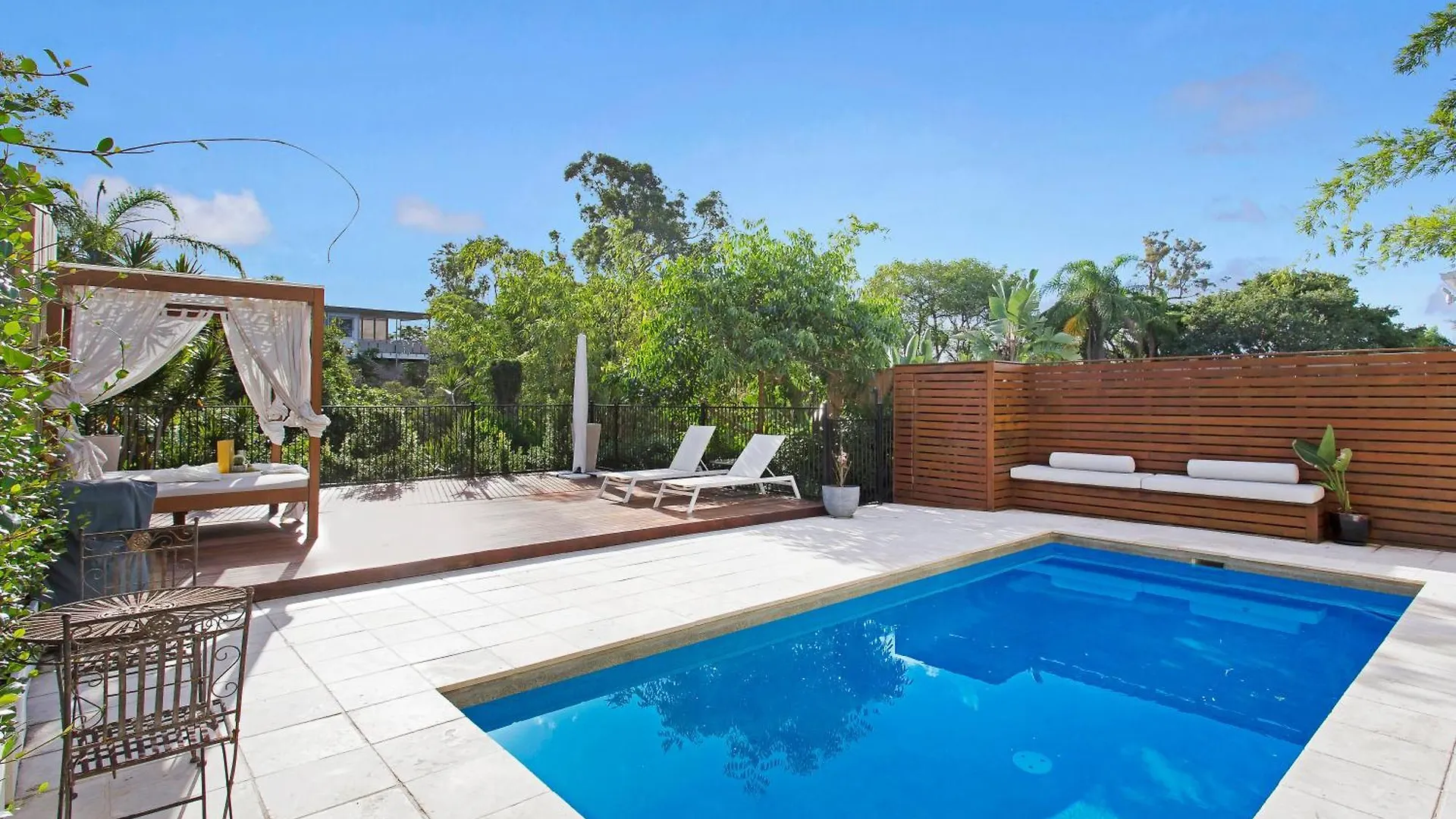 Large Family Home With Pool & Spa Brisbane