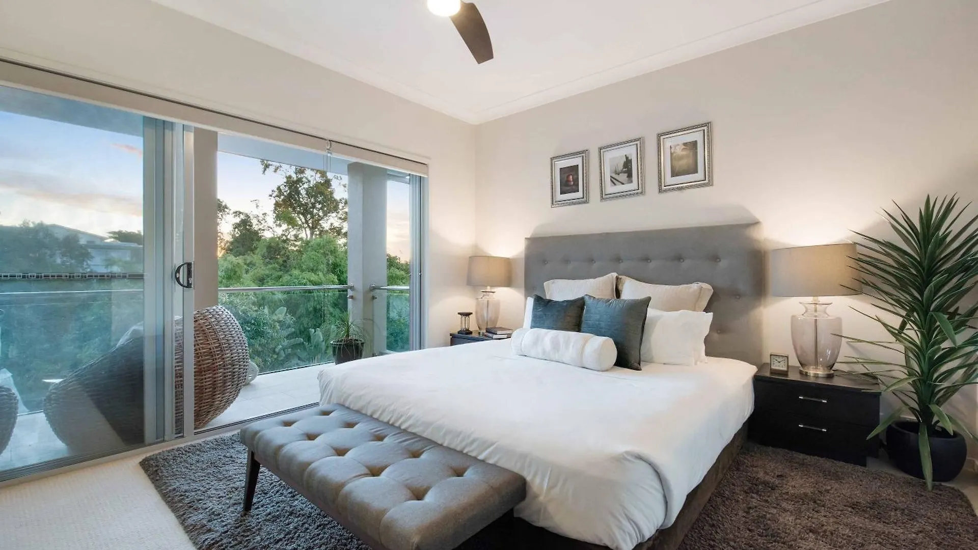 Large Family Home With Pool & Spa Brisbane Australia