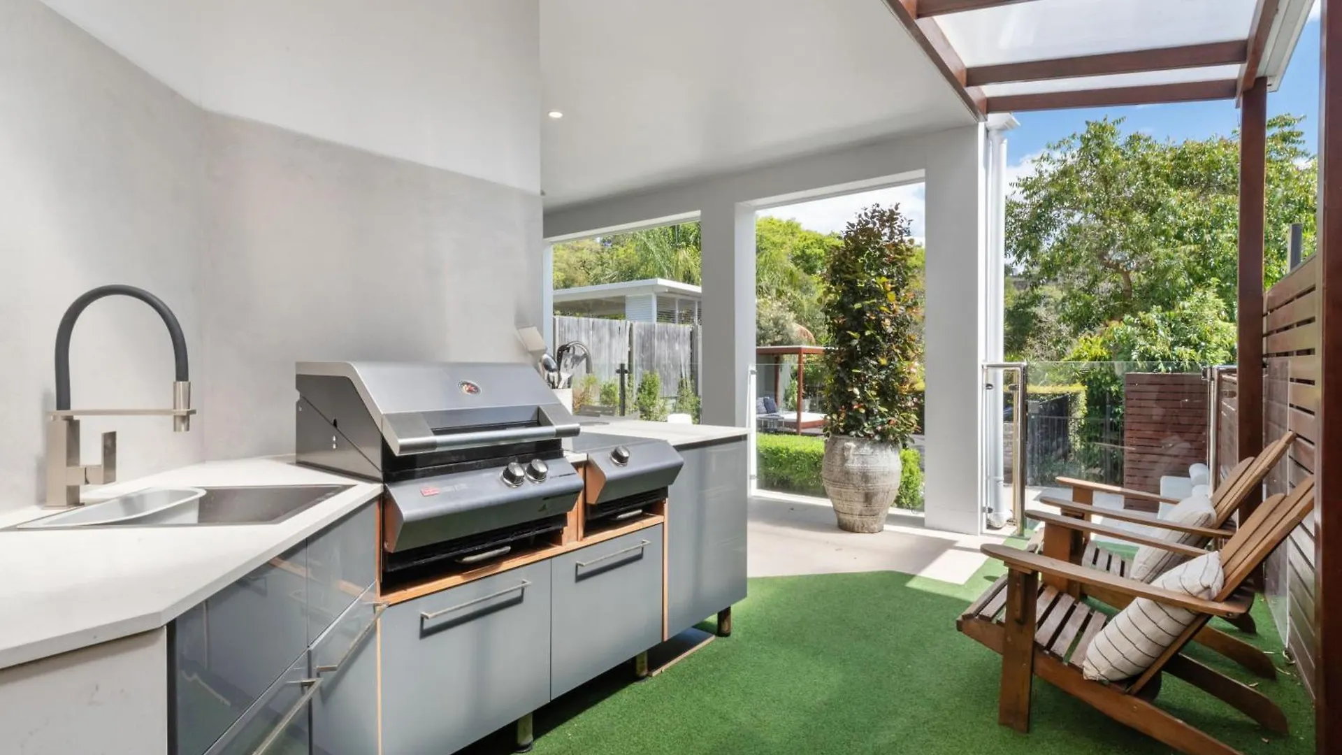 Large Family Home With Pool & Spa Brisbane 0*,