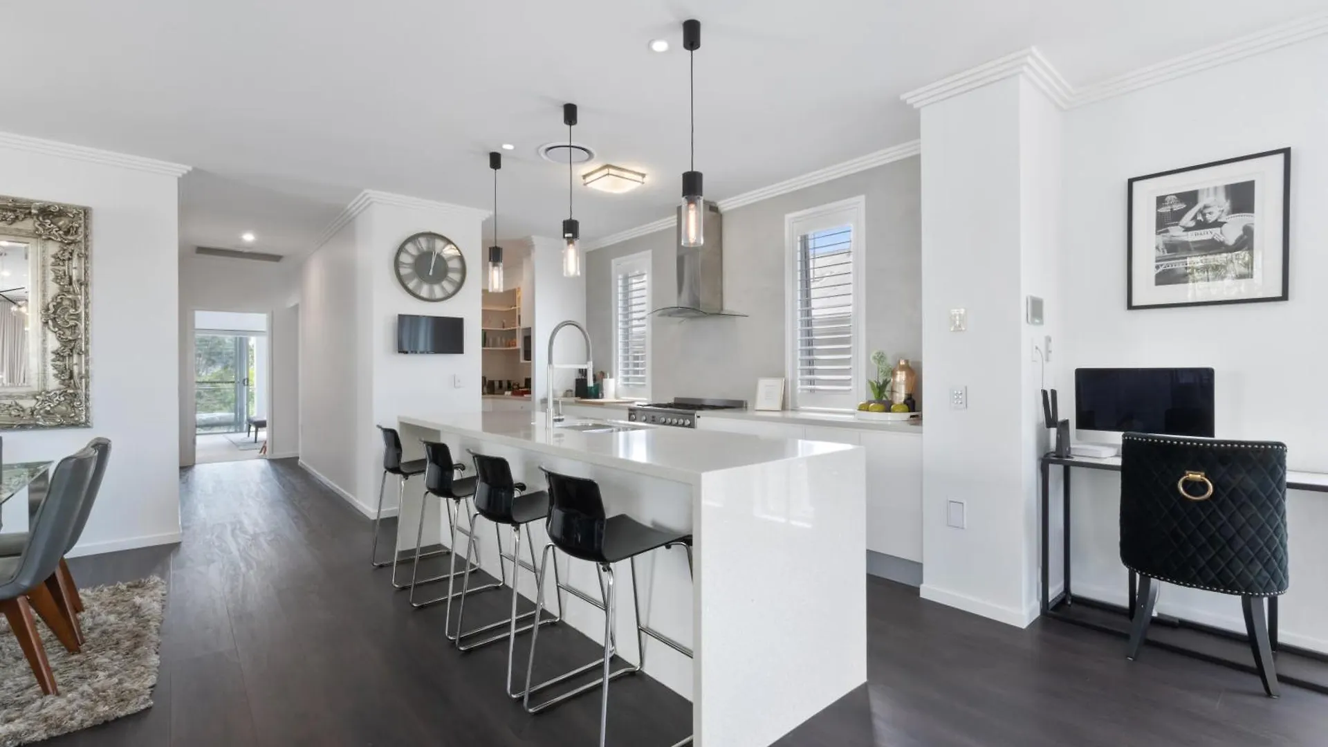 Large Family Home With Pool & Spa Brisbane 0*,